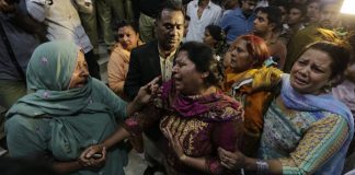 Pakistan’da intihar saldırısı: 70 kişi hayatını kaybetti Pakistan’ın Lahor kentinde lunaparka düzenlenen bombalı saldırıda 70 kişi öldü, 300’e yakın kişi de yaralandı.